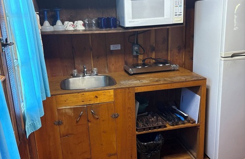 East Kootenay Cabin | Bungalow #4 sleeps 4