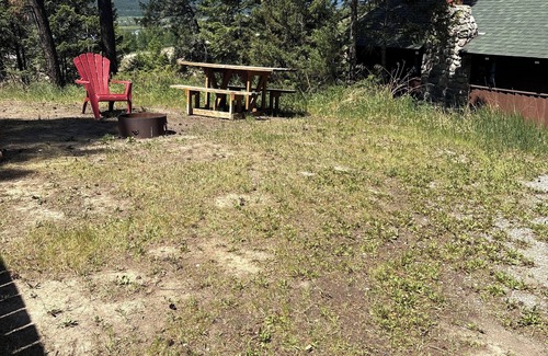 East Kootenay Cabin | Bungalow #4 sleeps 4
