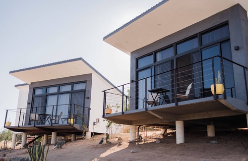 Valle de Guadalupe House | Bungalow 6 King Villa Loar, In The Heart of Valle De Guadalupe.