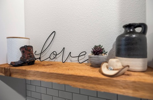 Dennis House | Bungalow 7 @ Barndo Bungalows