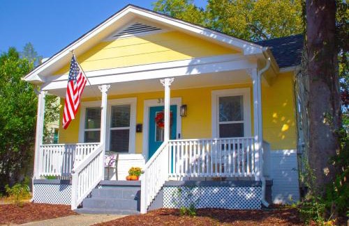 Wilmington House | Bungalow 7- Downtown, cozy, comfortable