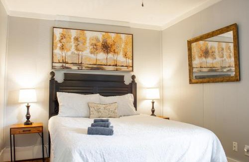 Wilmington House | Bungalow 7- Downtown, cozy, comfortable