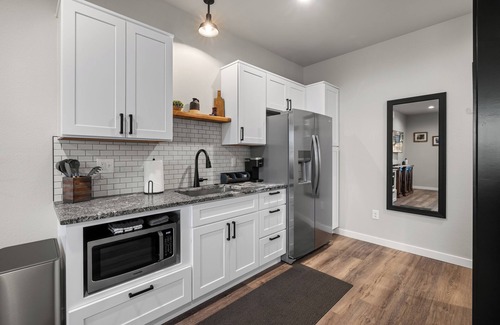 Dennis House | Bungalow 9 @ Barndo Bungalows