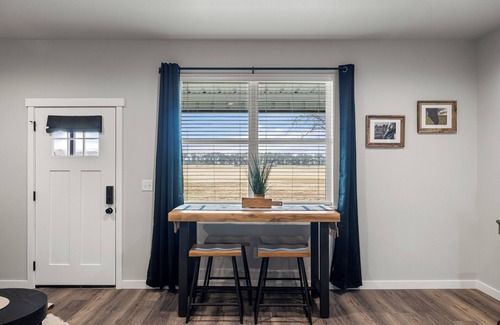 Dennis House | Bungalow 9 @ Barndo Bungalows