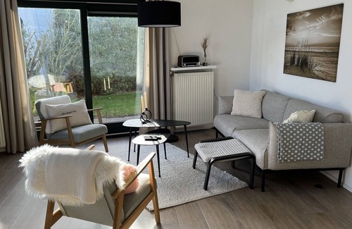 Lemmer House | Bungalow aan het Water met Aanlegsteiger. Huisdier Vriendelijk