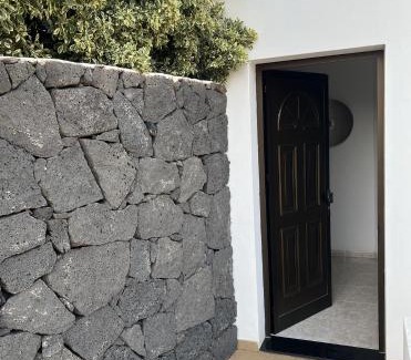 Urbanizacion Famara House | BUNGALOW APARTAMENTO SOL