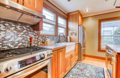 Eureka House | Bungalow at Buhne Terrace