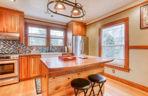 Eureka House | Bungalow at Buhne Terrace