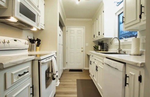 Crescent Beach House | Bungalow Bliss ※ Beach Cottage Blocks From Ocean