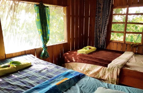 Tanna Island Bed & Breakfast | Bungalow built using local and modern materials — 20 min drive to Yasur Volcano!