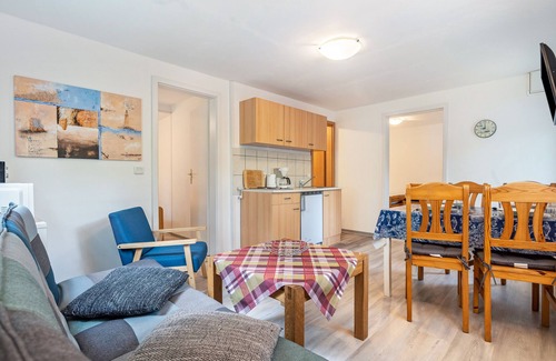 Bakenberg House | Bungalow 'Bungalow Bark Sedov, Bgl 3' with Private Terrace and Wi-Fi