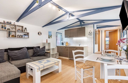Bakenberg House | Bungalow 'Bungalow Uschi - Bgl 29' with Private Terrace and Wi-Fi