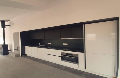 Virton House | Bungalow by Lake Rabais in Virton