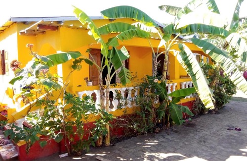 Nosy Tanihely House | Bungalow Chez KARINE