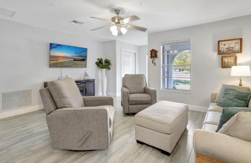 Central Naples House | Bungalow Close to Naples Beaches