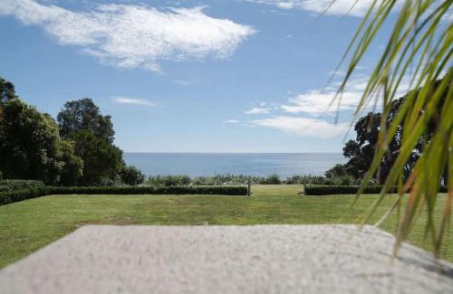 Pitone House | Bungalow Coastal Retreat and Terrace Studios