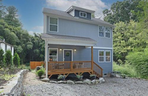 Black Mountain House | Bungalow Dream w Hot Tub, Fenced Yard & Fire Pit