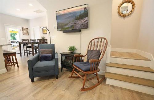 Black Mountain House | Bungalow Dream w Hot Tub, Fenced Yard & Fire Pit