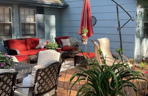 Lithonia House | Bungalow for 2 near all of metro Atlanta major events. 20 minutes from downtown.