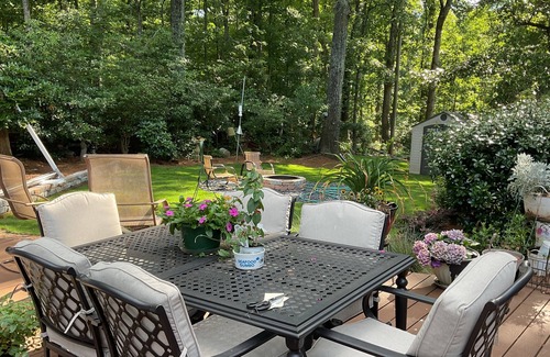 Lithonia House | Bungalow for 2 near all of metro Atlanta major events. 20 minutes from downtown.