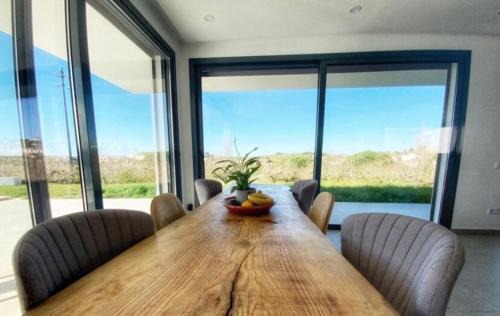Carvalhal House | Bungalow, gated property in amongst Fruit trees, private pool, panoramic views