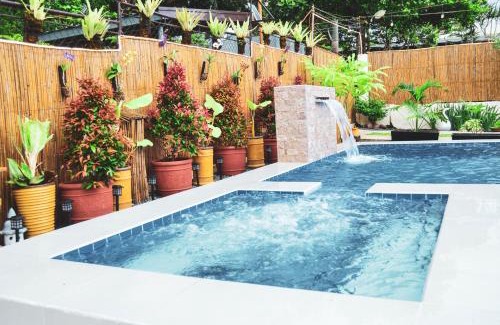 Amadeo House | Bungalow House with Pool and Jacuzzi near Tagaytay City