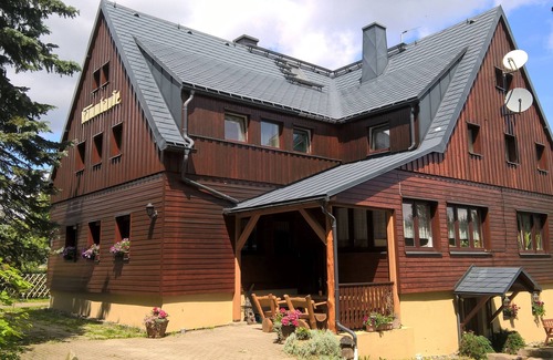 Hermsdorf-Erzgebirge House | Bungalow in the middle of nature