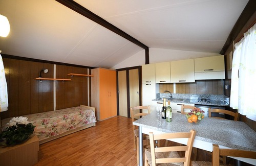 Villanova d'Albenga House | Bungalow in Ferienresidenz mit Pool