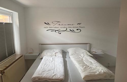 Wiek House | Bungalow im Garten in Wiek