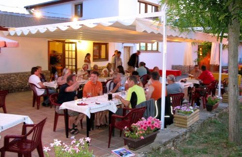 La Puebla de Roda Ski Chalet | Bungalow in Spain with Terrace and Garden Views