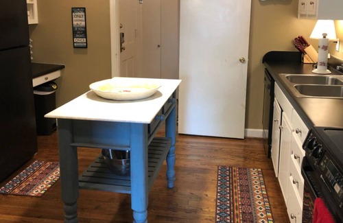 Old Town House | Bungalow in Old Town short walk to Downtown