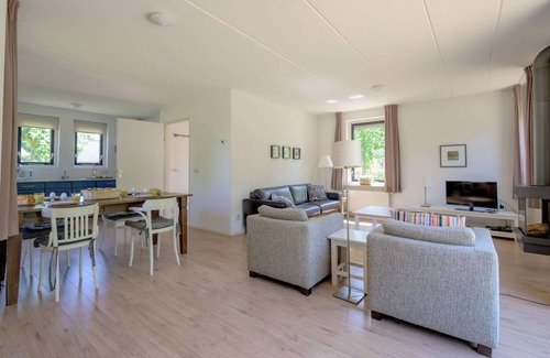 Sondel House | Bungalow in Sondel near Slotermeer Lake