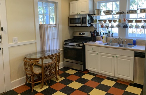 Historic District Cottage | Bungalow in the Historic District
