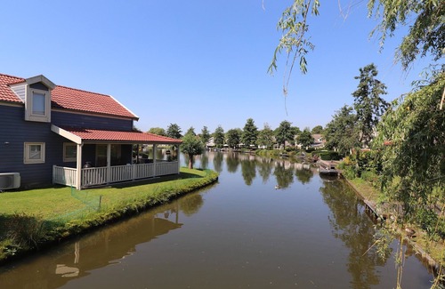 Municipality of Nissewaard House | Bungalow in Zuytland Buiten with Fishing Platform