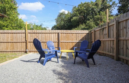 North Orange Apartment | Bungalow Near Downtown Orlando, Winter Park, Major Hospitals, and Disney!