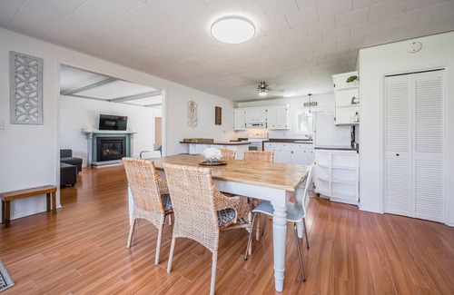 Zurich Cottage | Bungalow of Bliss - Family Cottage on Lake Huron