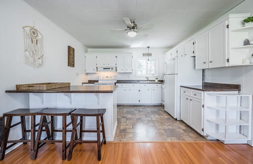 Zurich Cottage | Bungalow of Bliss - Family Cottage on Lake Huron