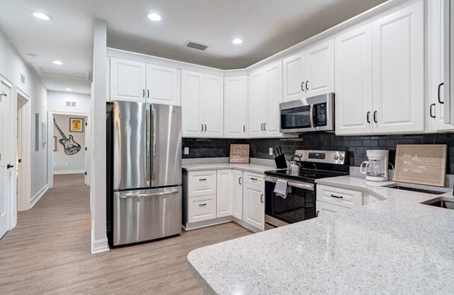 Ybor City House | ♪Bungalow of Soul♬6 King Beds Nxt②Dwntwn w/Balcony Outdoor Seating