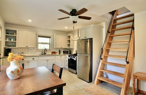 Campobello House | Bungalow on a 3 acre mini farm in beautiful Campobello SC