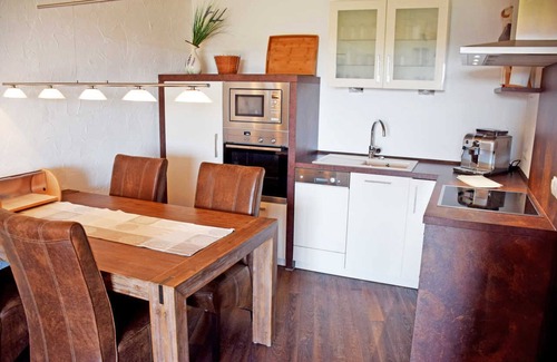 Sellin House | Bungalow on Lake Sellin