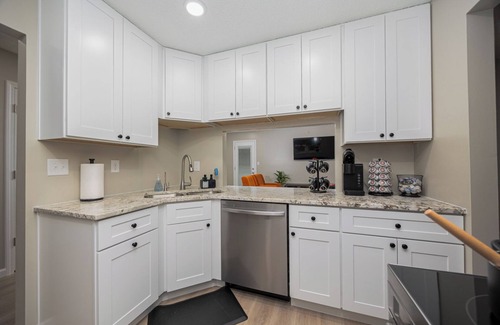 Galloway House | Bungalow-Pet Friendly-King Bed-Fenced-Table Tennis