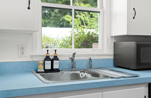 Sanford Apartment | Bungalow Retreat 1 mile from Historic Downtown