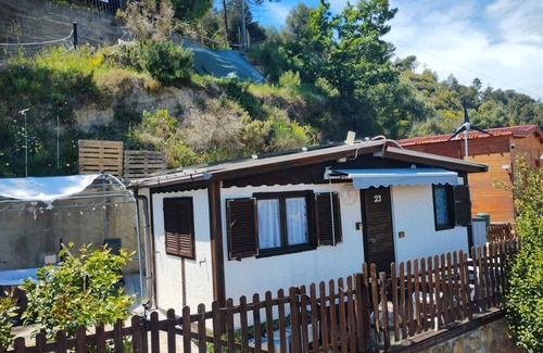 Camporosso House | Bungalow Sixdays 2 with outdoor hot tub.
