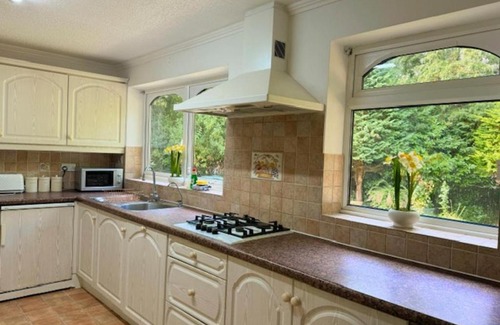 Wistow House | Bungalow - Sleeps 6 - Garden - Wheelchair Access