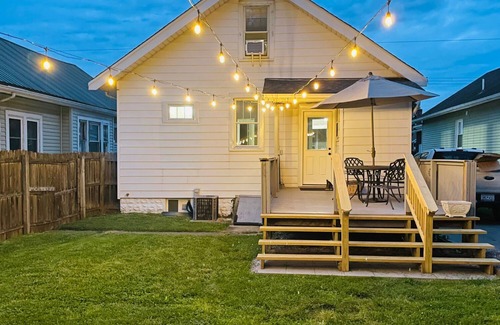 Ludlow House | Bungalow style house, 10 min to downtown Cincy and 5 min to hiking trails!