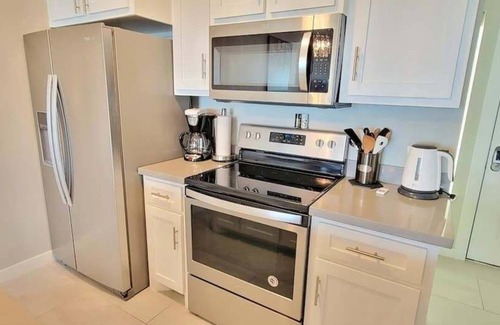 Port Isabel House | Bungalow Tarvana #2 3 Bedroom Home by RedAwning