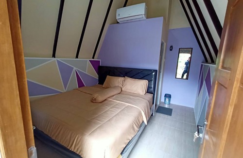 Kebumen Hotel | Bungalow Ungu Kebumen