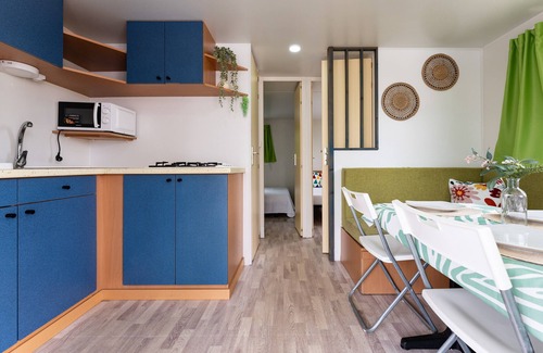 Pinos de Alhaurin House | Bungalow 'Villa Aleo Solo Familias' with Mountain View, Wi-Fi and Air Conditioning