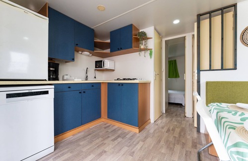 Pinos de Alhaurin House | Bungalow 'Villa Aleo Solo Familias' with Mountain View, Wi-Fi and Air Conditioning