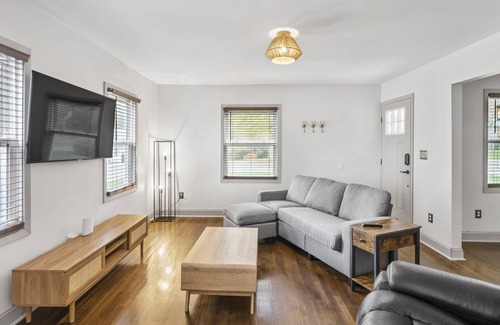 Belmont House | Bungalow Walking Distance to Main St & Heated Pool